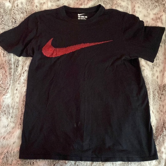 Black Nike tee - Picture 1 of 4